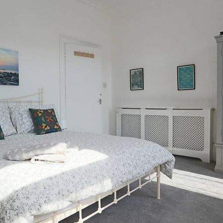 4 Bed Home 3 Mins From Harbour + Sandy Beach Фолкстон Екстер'єр фото