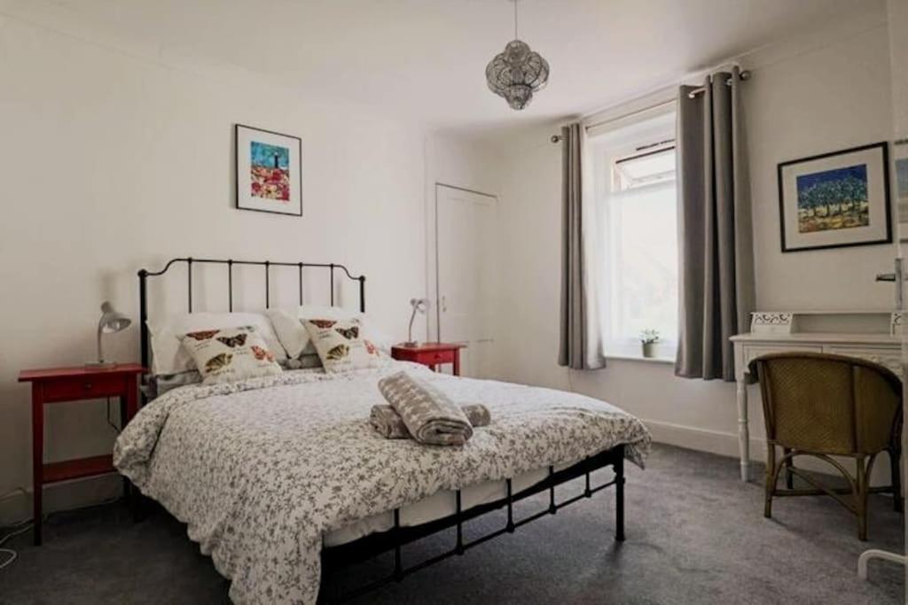 4 Bed Home 3 Mins From Harbour + Sandy Beach Фолкстон Екстер'єр фото