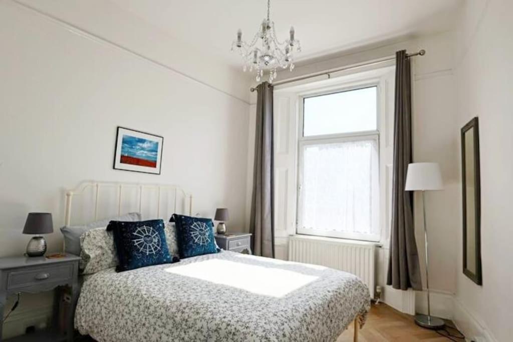 4 Bed Home 3 Mins From Harbour + Sandy Beach Фолкстон Екстер'єр фото