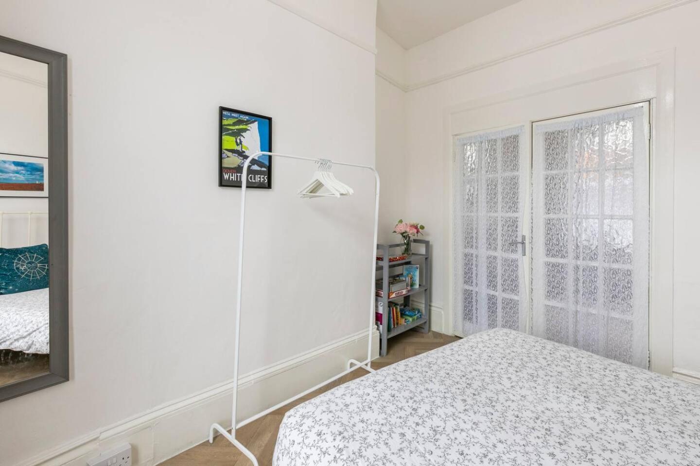 4 Bed Home 3 Mins From Harbour + Sandy Beach Фолкстон Екстер'єр фото